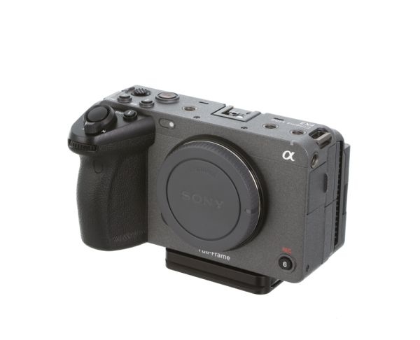 Universal Camera Plate PZ-17 for Sony FX3 | Kirk Photo